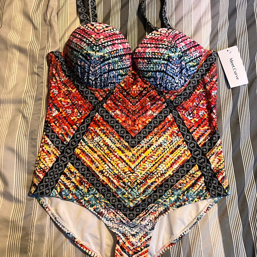 Colorful Patterned Swimsuit - Picture 5 of 5